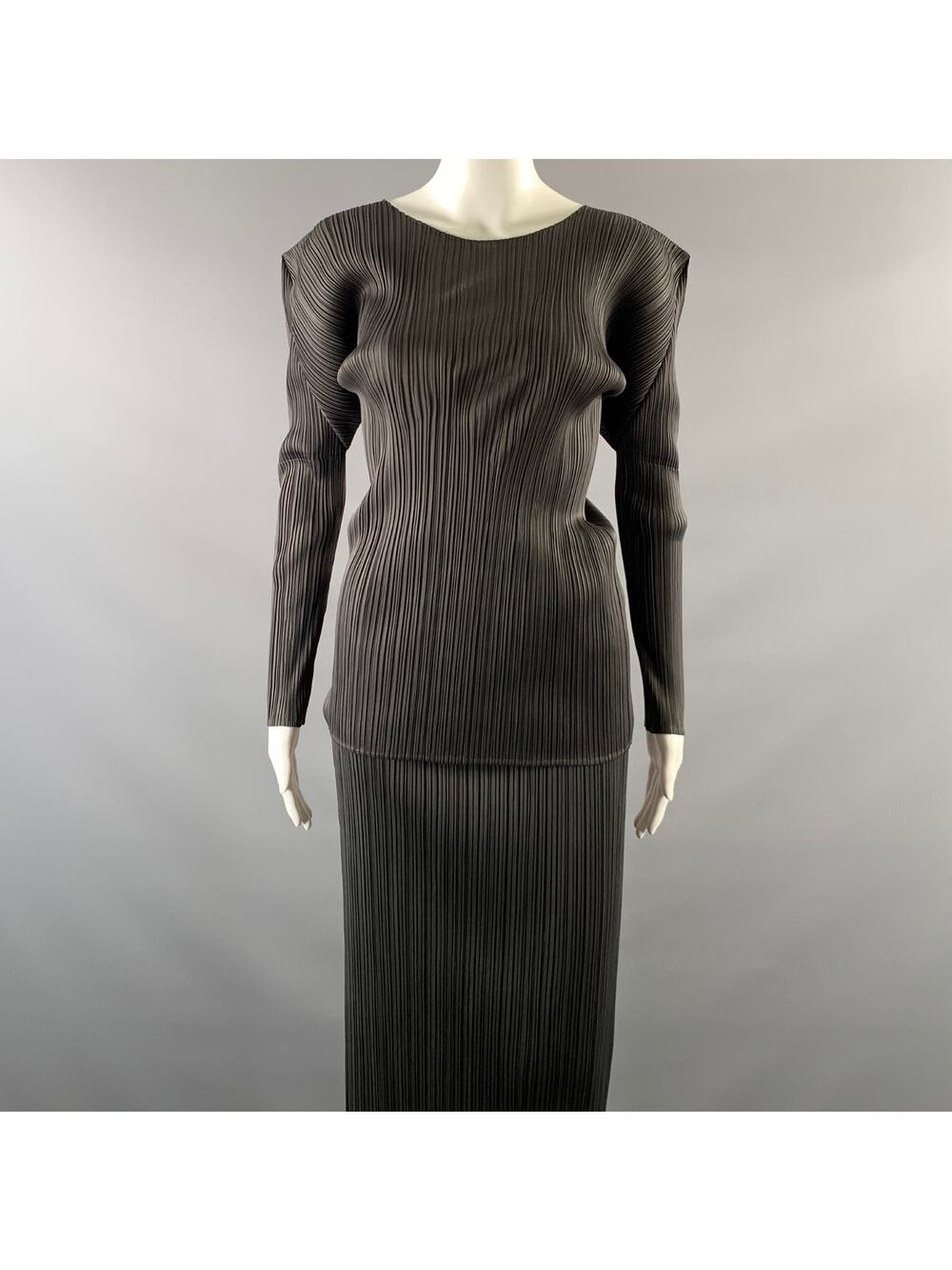 Pleated Long Sleeve Top in Dark Gray